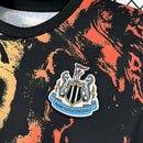 CAMISA DO NEW CASTLE 25/26 PRÉ-JOGO
